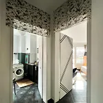Modern Flat Near Downtown