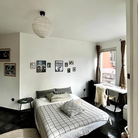 Modern Flat Near Downtown