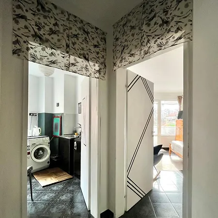 Modern Flat Near Downtown