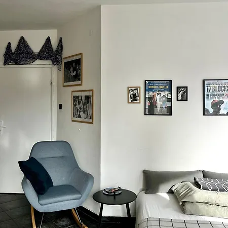 Modern Flat Near Downtown Пловдив
