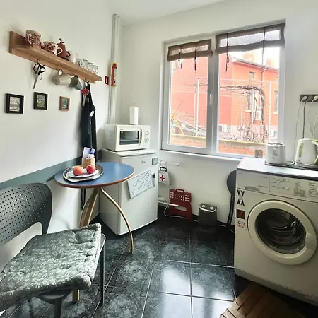 Modern Flat Near Downtown