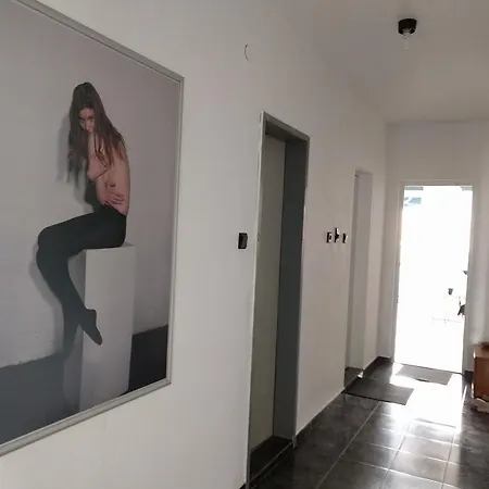 Modern Flat Near Downtown Appartement